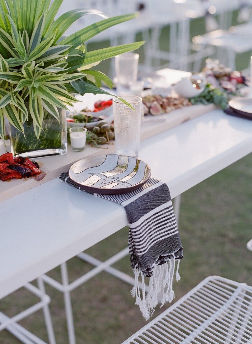 Style-Me-Pretty-Island-Dinner-Party-Dasfete-21