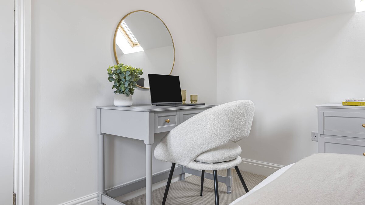 The Retreat: Luxury 2 Bedroom Cottage
