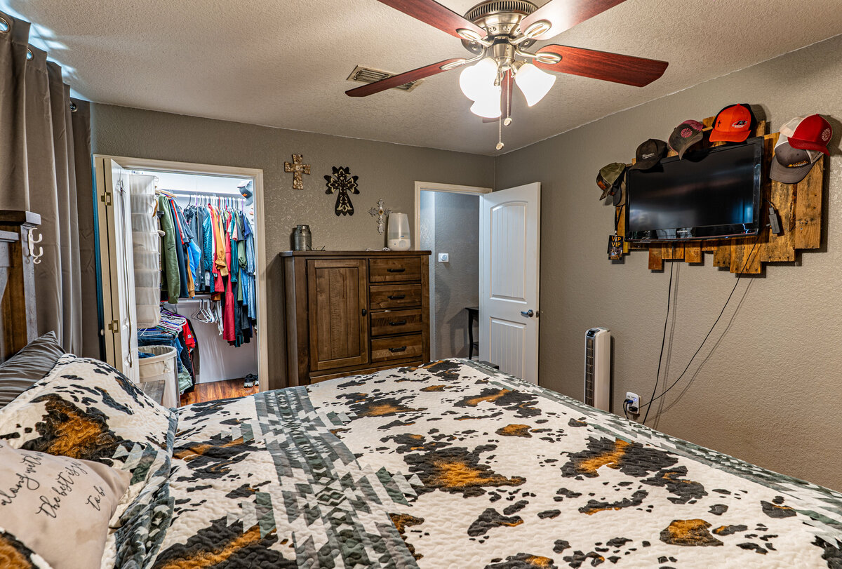 move-in ready home with 2023 updates
