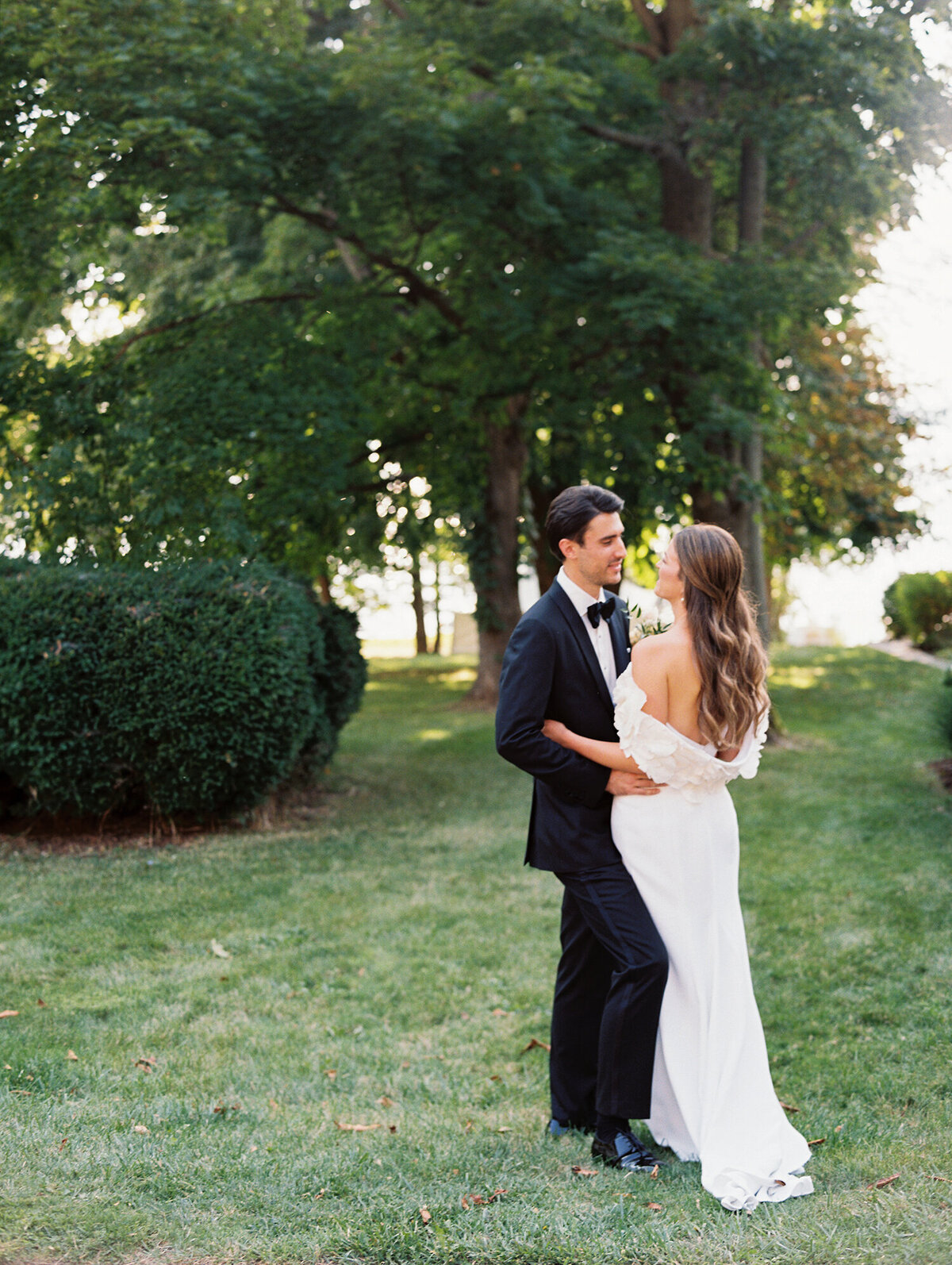 aurora-new-york-film-wedding-home-lake-portrait005