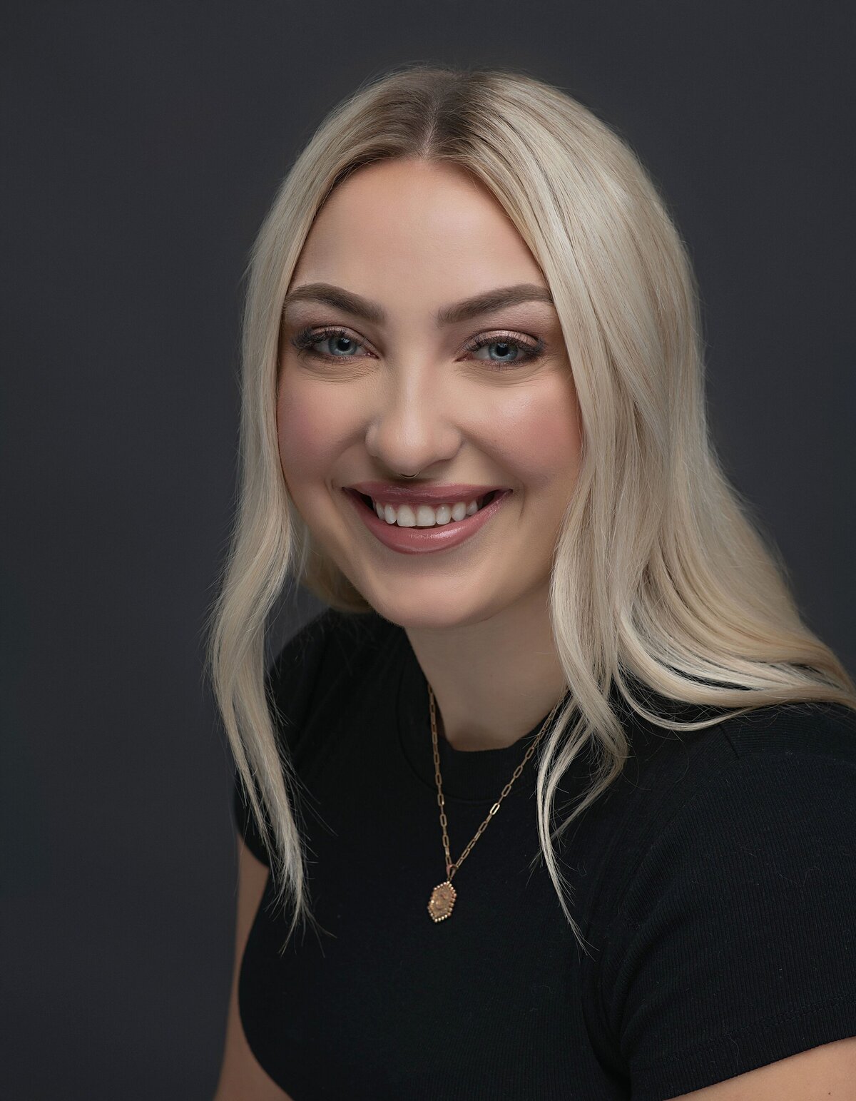 oksana_foldager_anchorage_headshot_photographer_1369