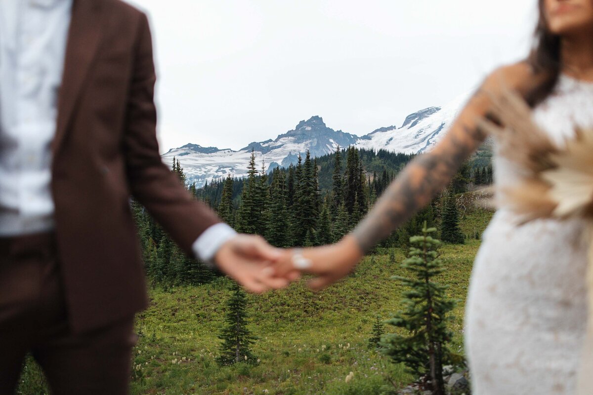 mount-rainier-elopement-sunrise-visitor-center-washington-57