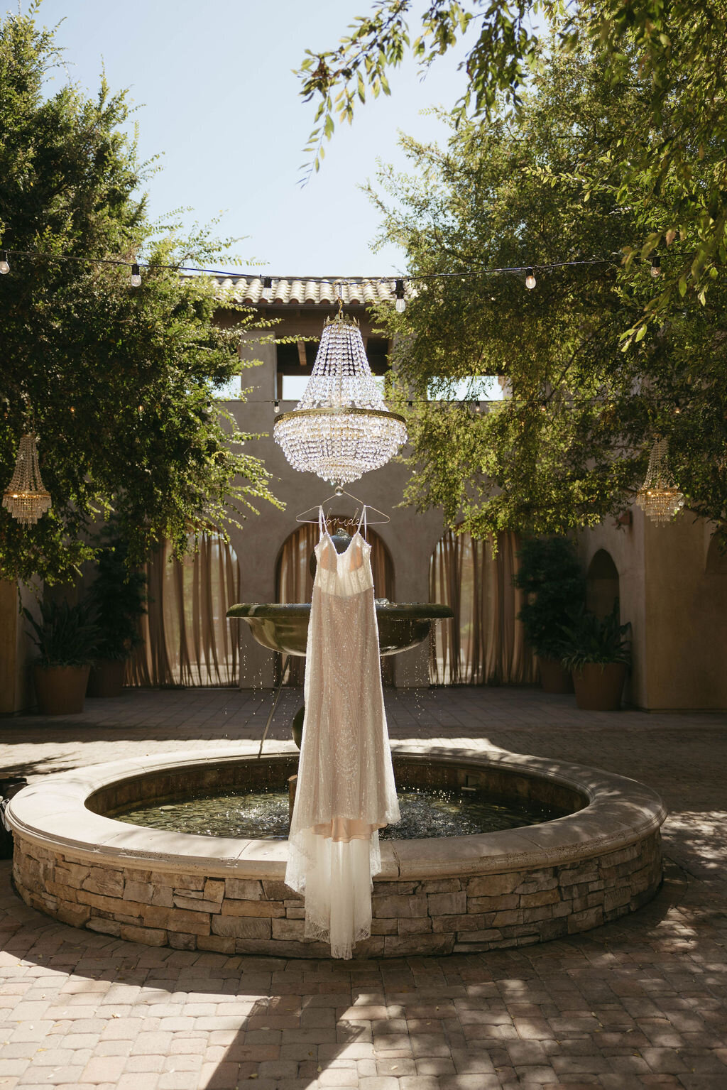 pretty-palm-leaf-event-co-molly-and-rodrigo-wedding-in-serra-plaza-5