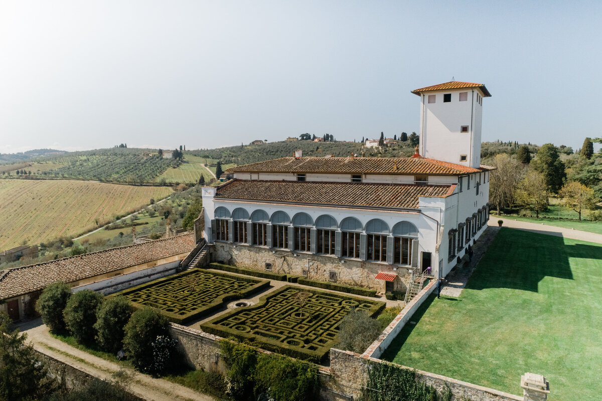 Bridgerton-inspired-wedding-Tuscany-photographer-1-4-1