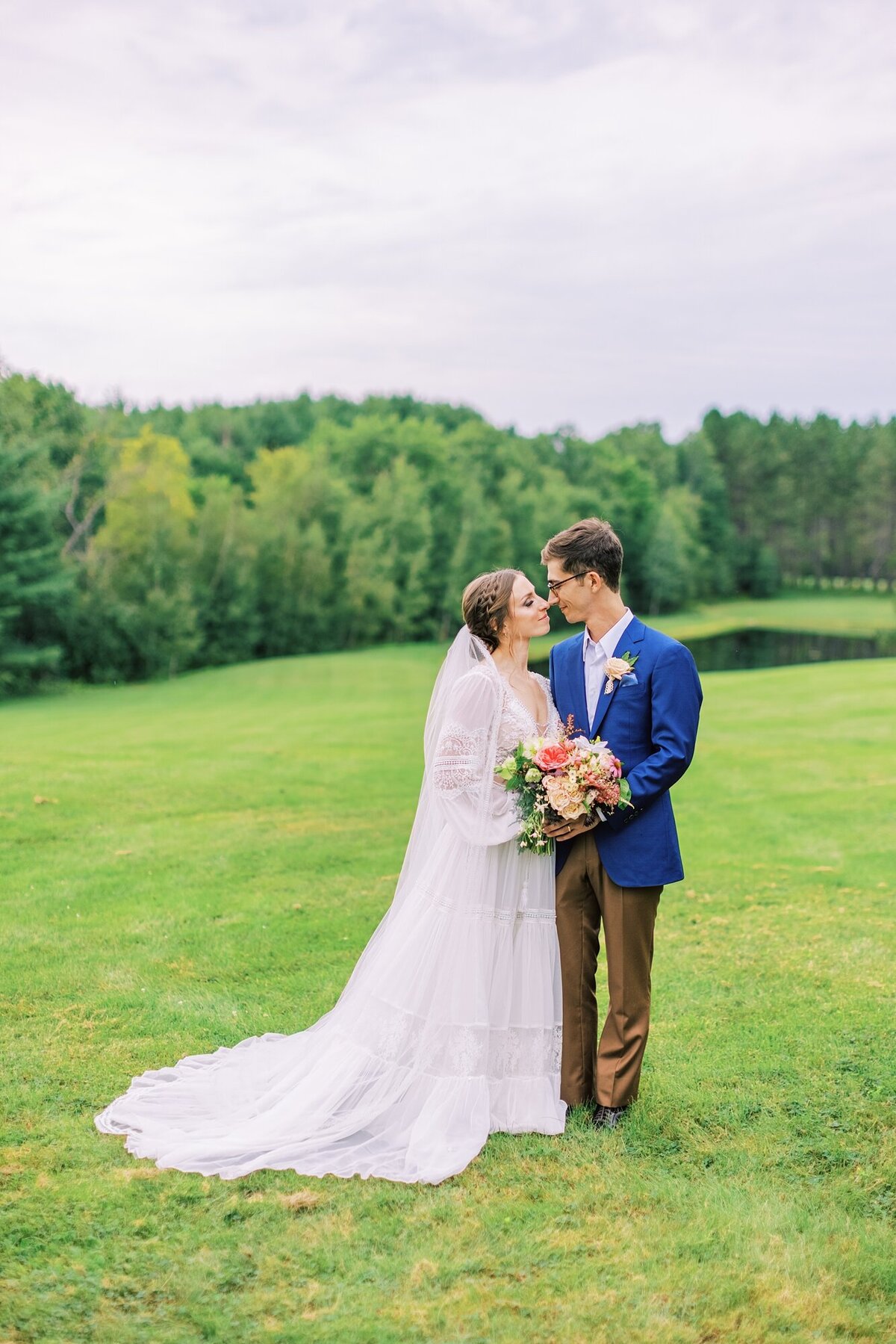 Cunningham-Farm-Boho-Colorful-Maine-Wedding-Photography_0053