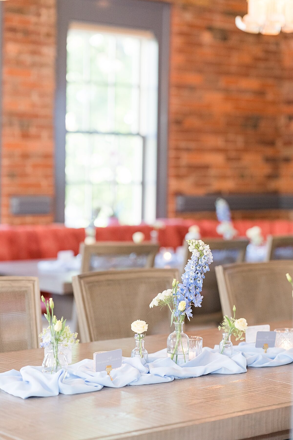 The-Loft-at-Soby_s-brunch-greenville-downtown-sc-wedding-planner-table