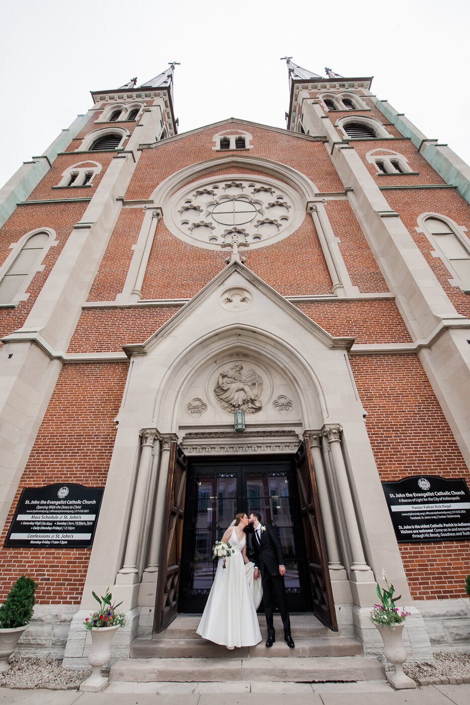 catholic-wedding-summer-indianapolis-indiana-st-johns-indy-catholic-church-21