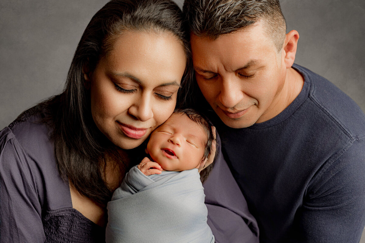 best family photography Fayetteville Arkansas, NWA family photographer, Northwest Arkansas best family photography, family portraits near me, professional family photos, family photography packages