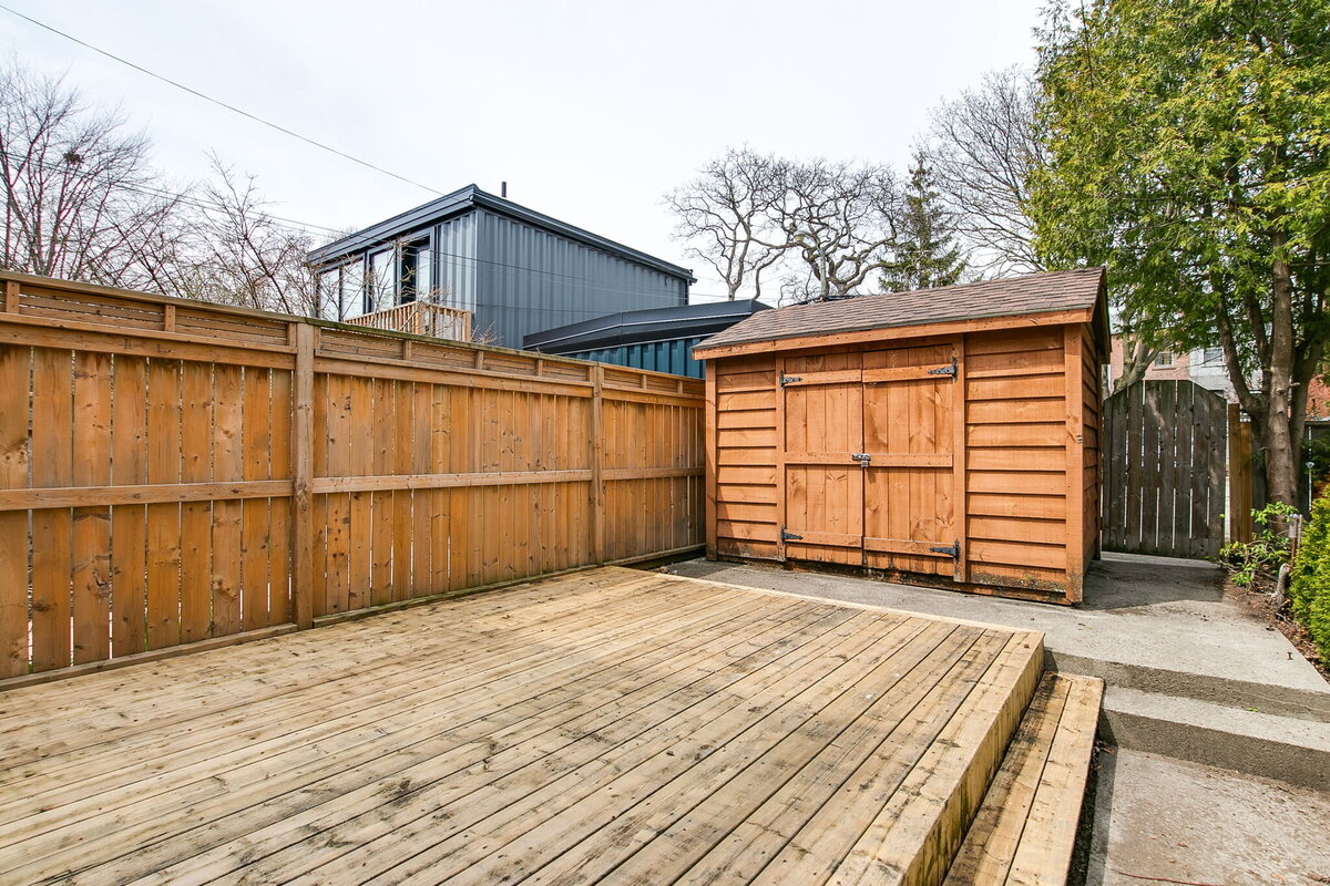 50-web-or-mls-74_004_Backyard