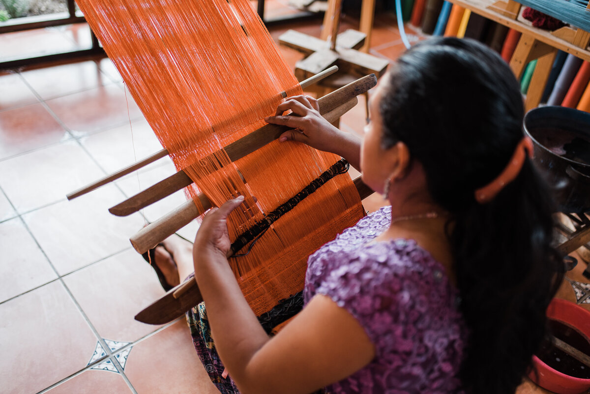 Backstrap weaving - Brand Storytelling Photographer2017-03-21 GUATEMALA - Lake Atitlan -10