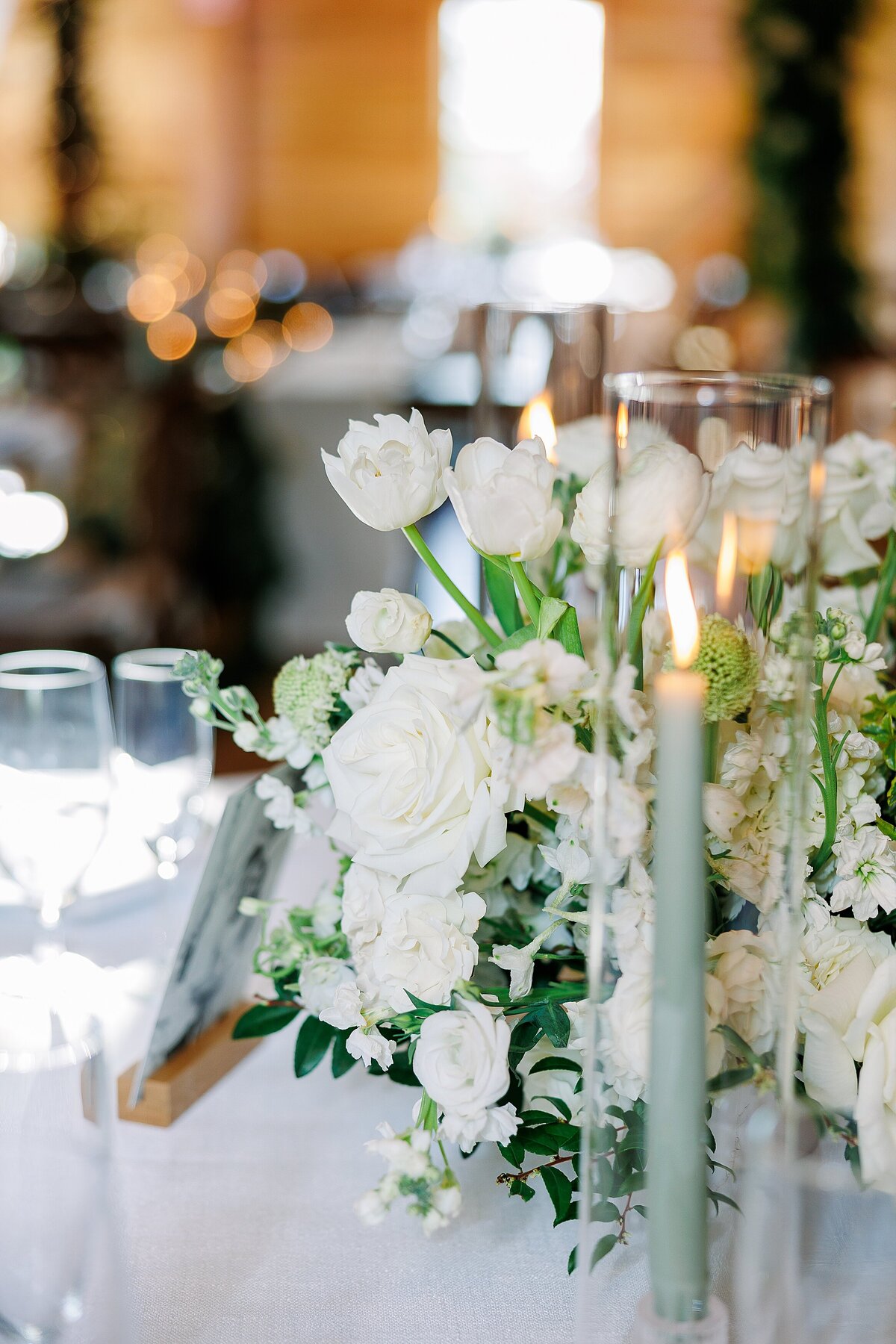 oak-barn-at-loyalty-wedding-rebecca-dotson-photography_0019