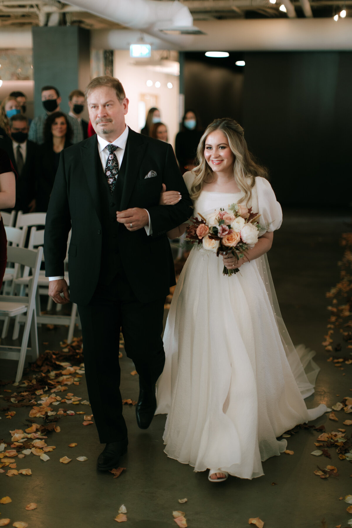 bride-dad-aisle-walk-brownstone-calgary-melissa-dawn-event-designs