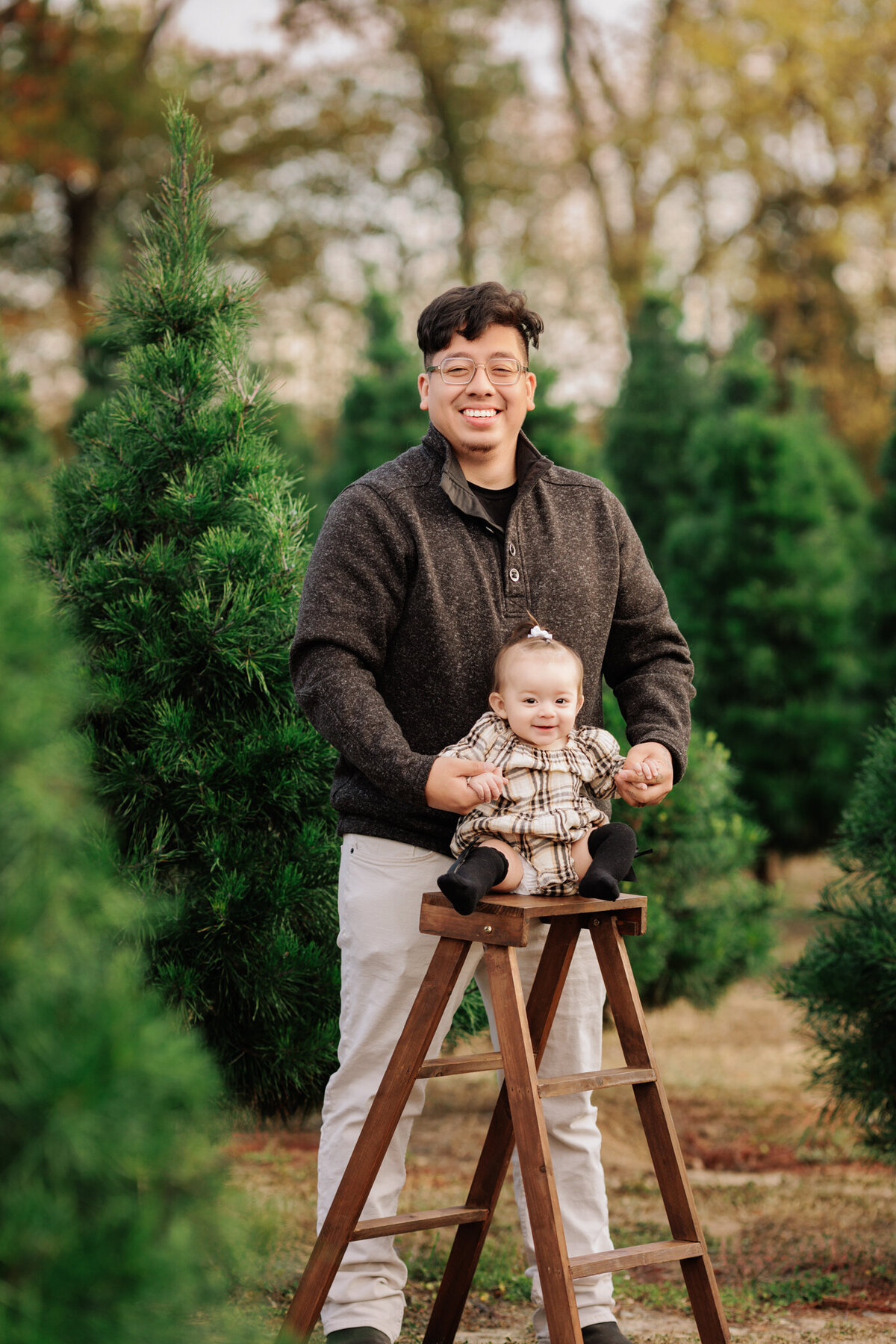best NWA photographer, family photography Northwest Arkansas, family portraits near me Fayetteville Arkansas