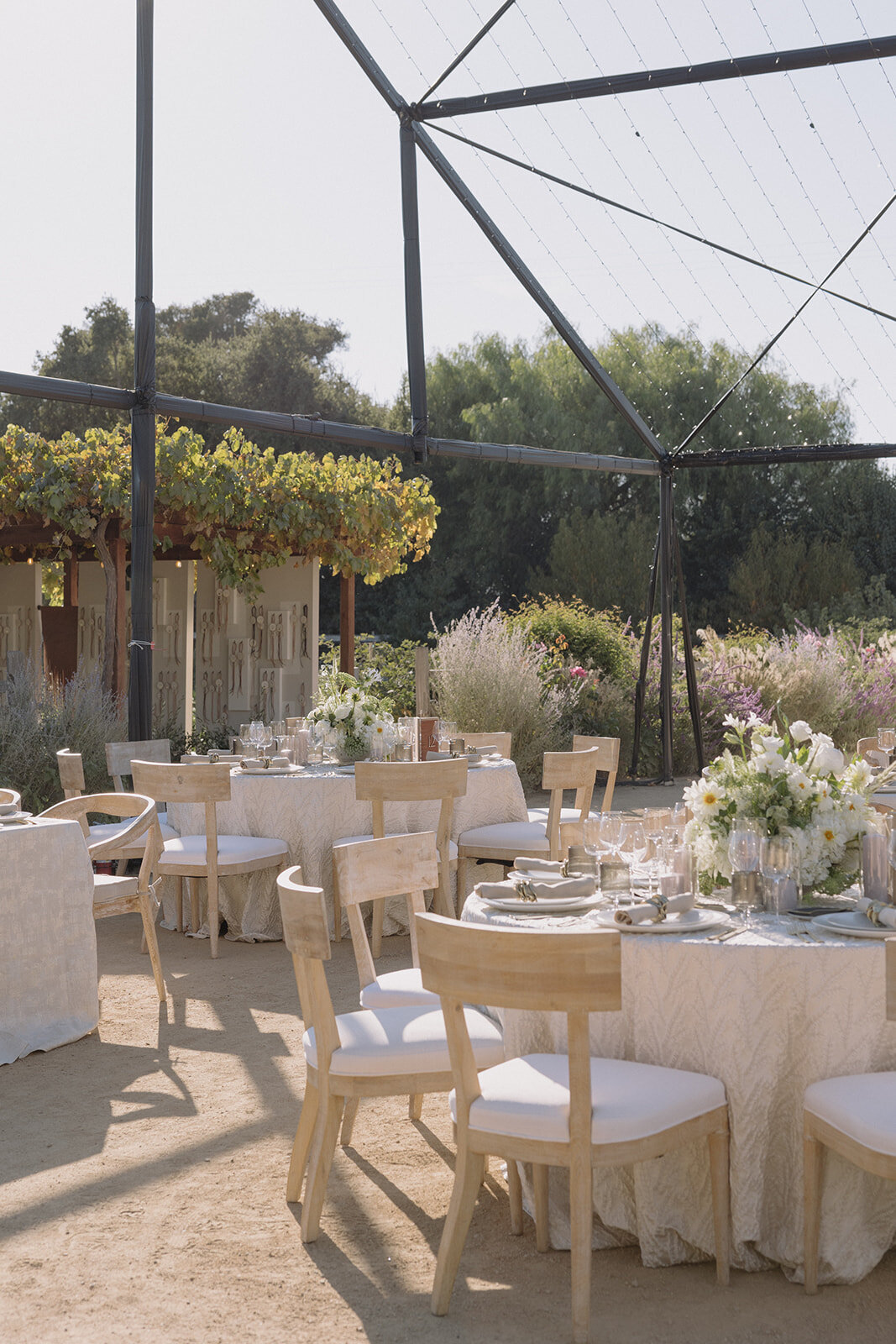 editorial-film-wedding-photographer-based-in-los-angeles-and-new-york-city-wedding-venue-Roblar-Farms-santa-ynez-by-rachel-artime-wedding-photography-0916