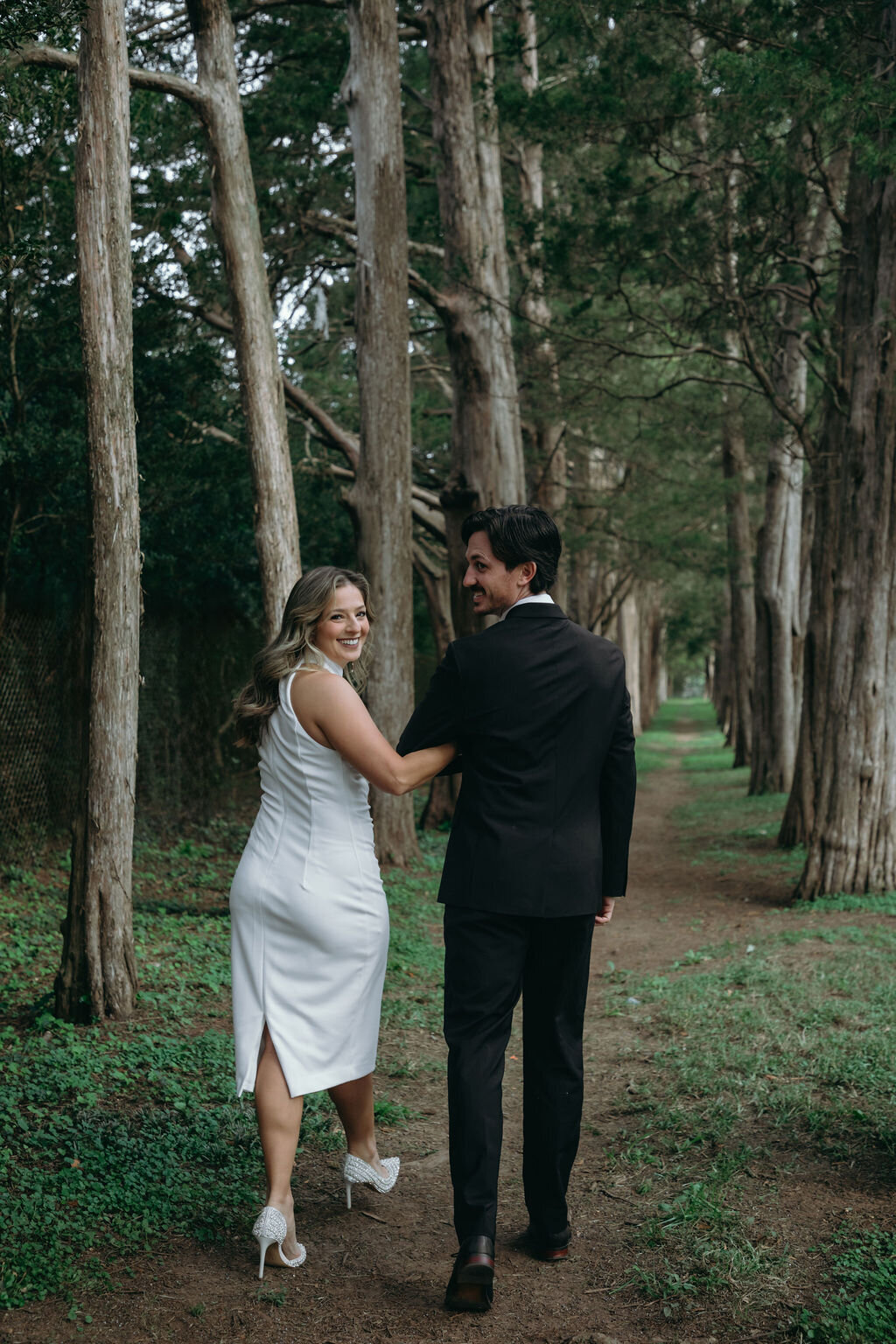 meredith-michel-photography-romantic-couples-walk-engagement-richmond-va