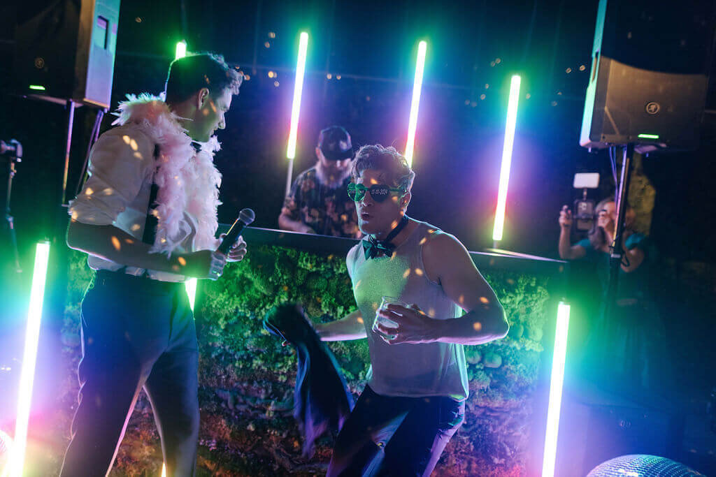 11-colorful-lgbtq-wedding-detroit-planterra-conservatory-michigan-modern-vintage-events