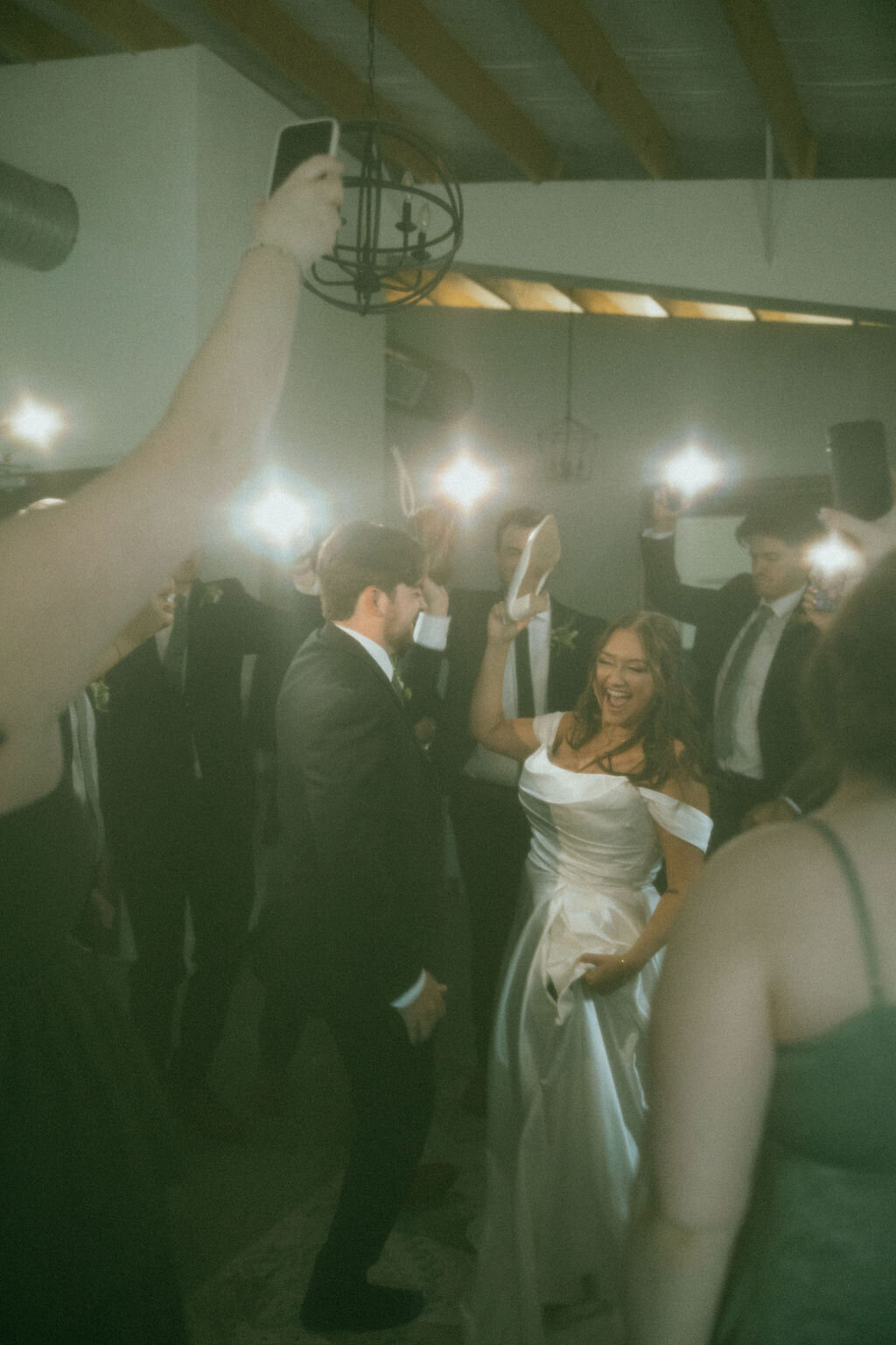 KansasCityPhotographer_Documentaryphotographer_2025Wedding_CinematicPhotographer_TravelWedding-734