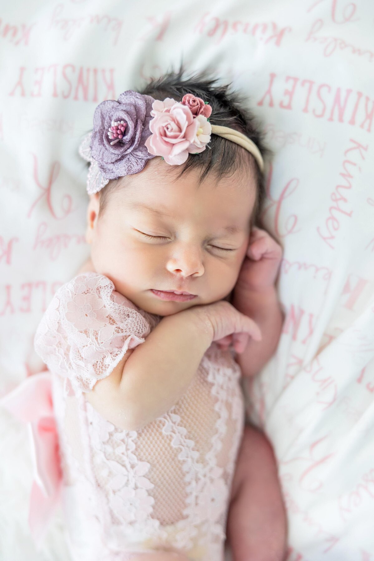 lifestyle at home newborn session 