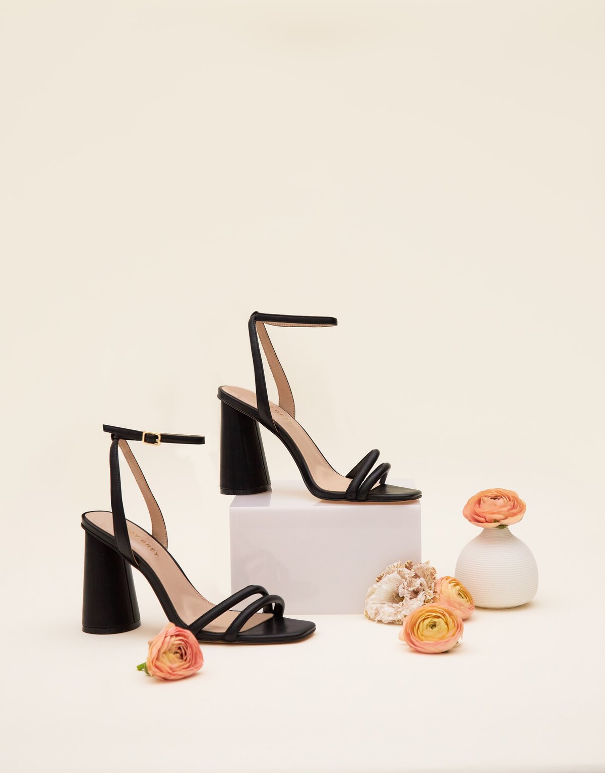 julia_black_bridesmaid_shoes_flat_lay_01_rt-min