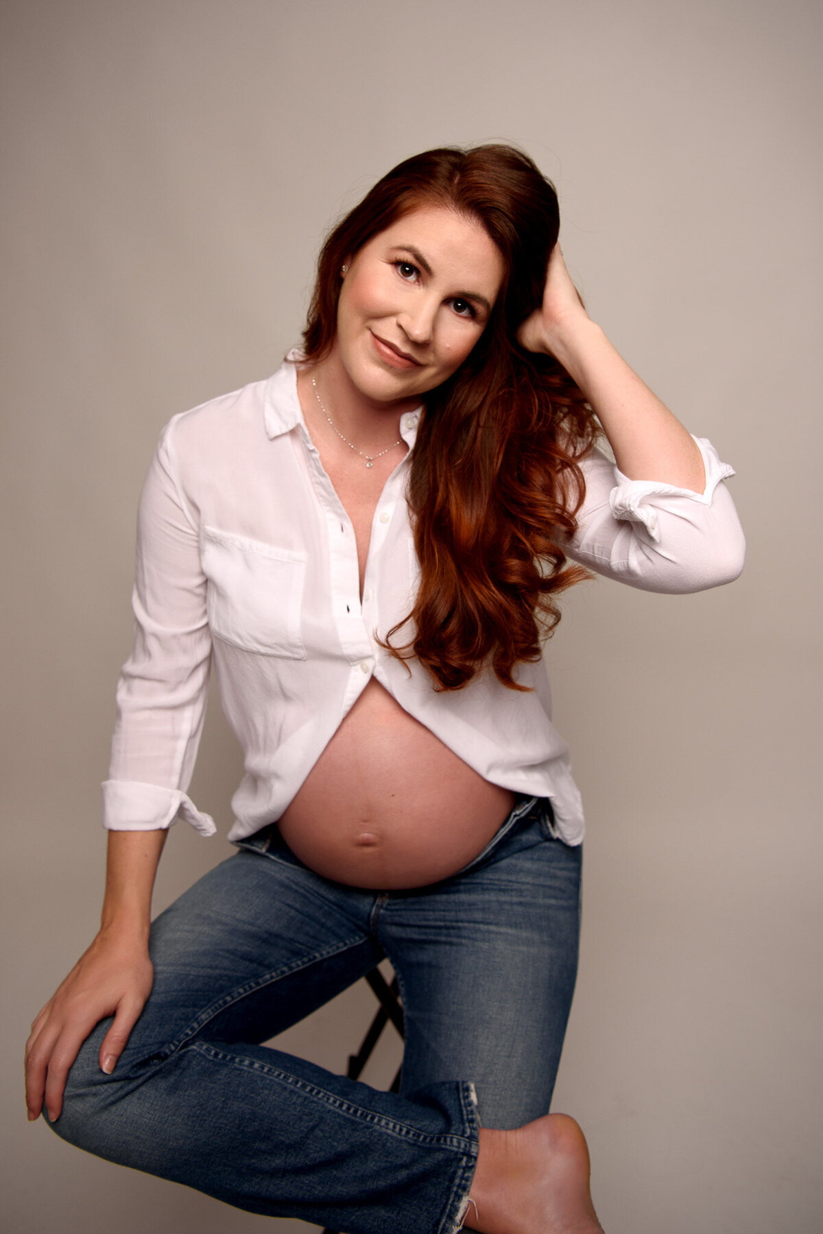Cute maternity portrait belly showing