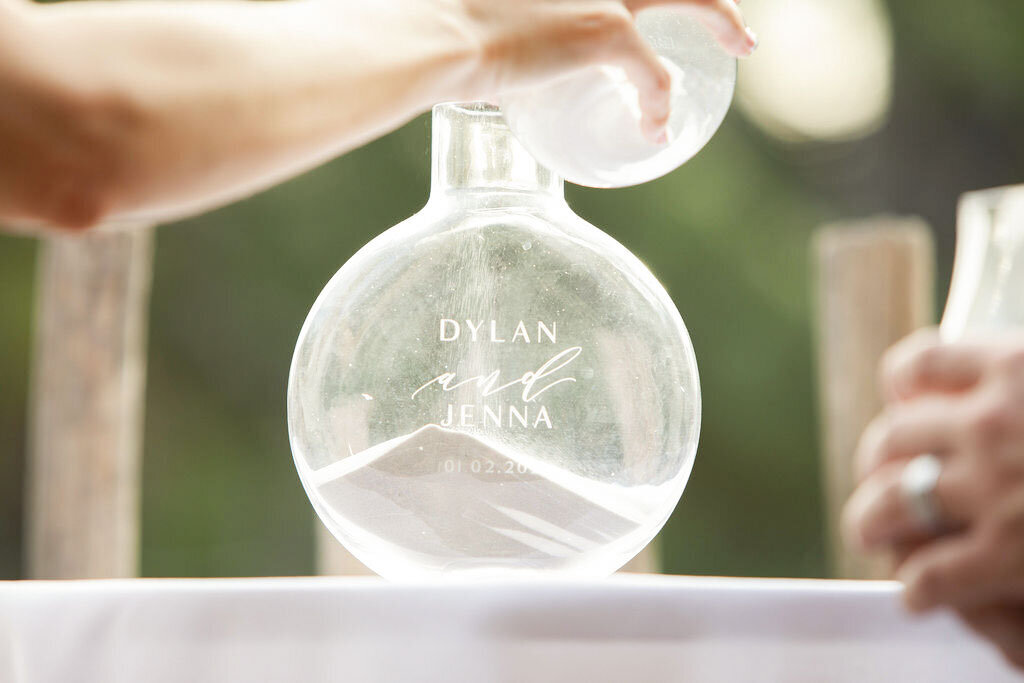 247 - HundredsofMoments-JennaEvans&DylanWalters-Details-210102-141-2090