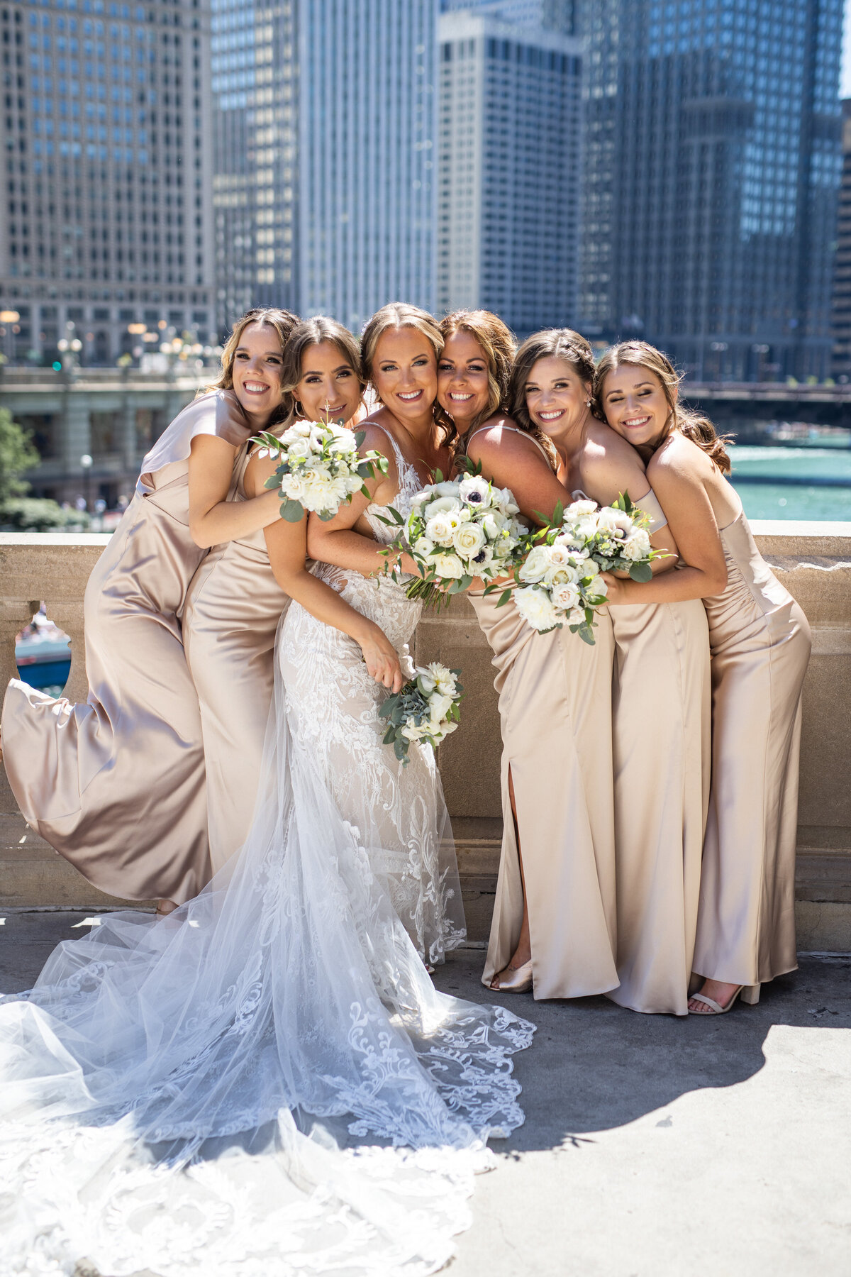 30Intercontinental-Chicago-Hotel-Wedding-Photos-Lauren-Ashlely-Studios