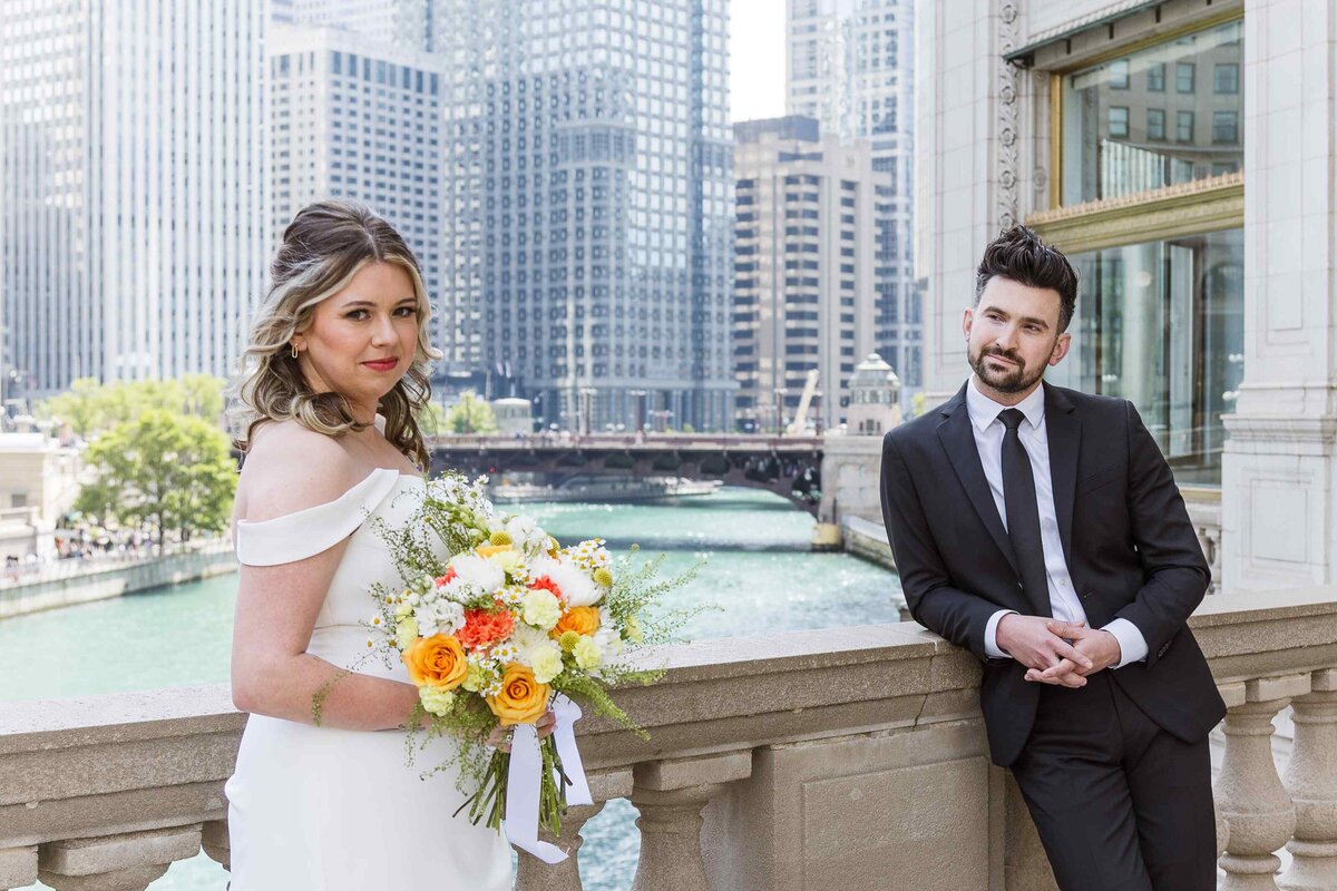 23-Chicago-riverwalk-bride-groom