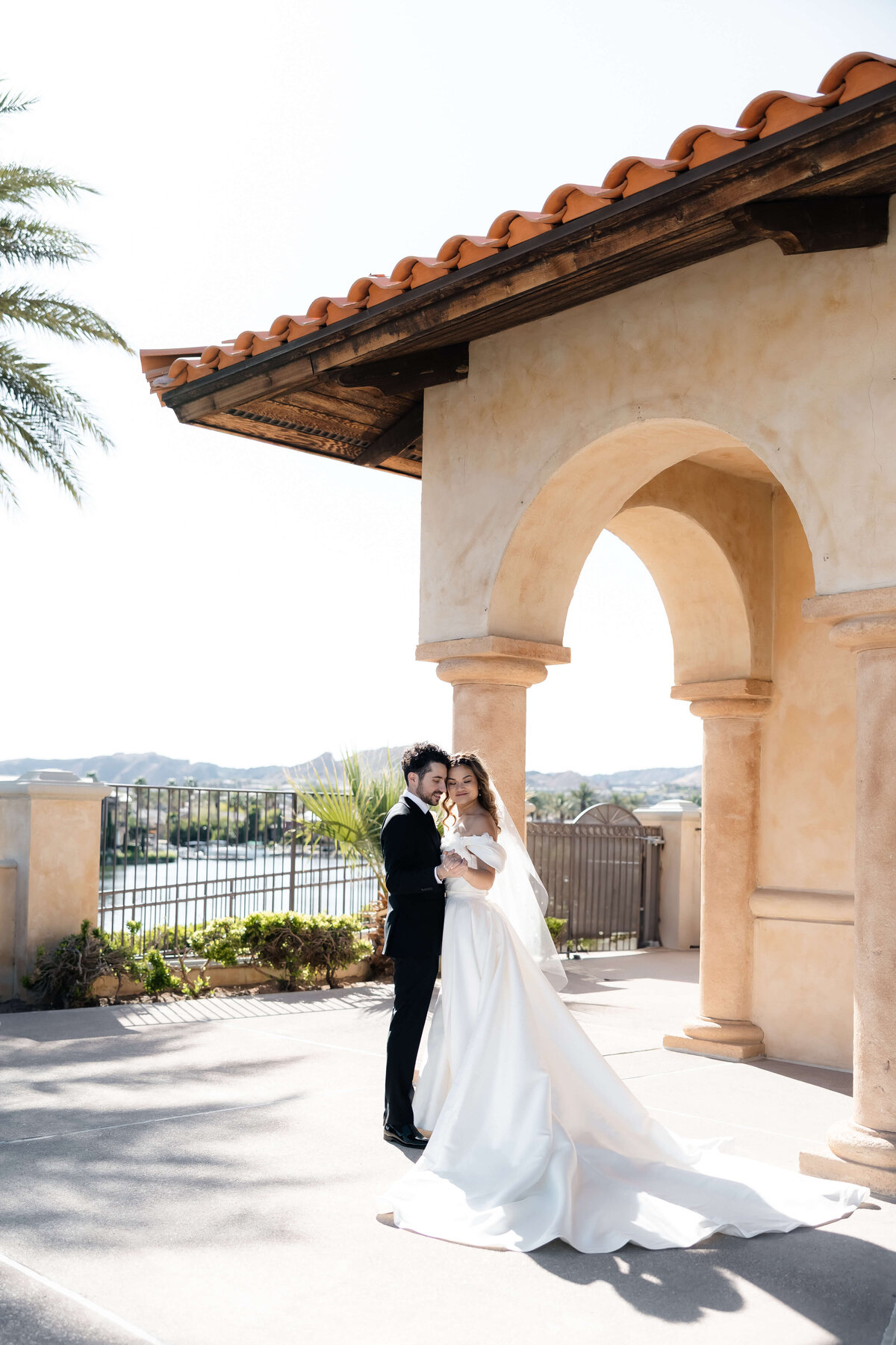 58_riskyexposure_marley-simon_las-vegas-elopement-photography