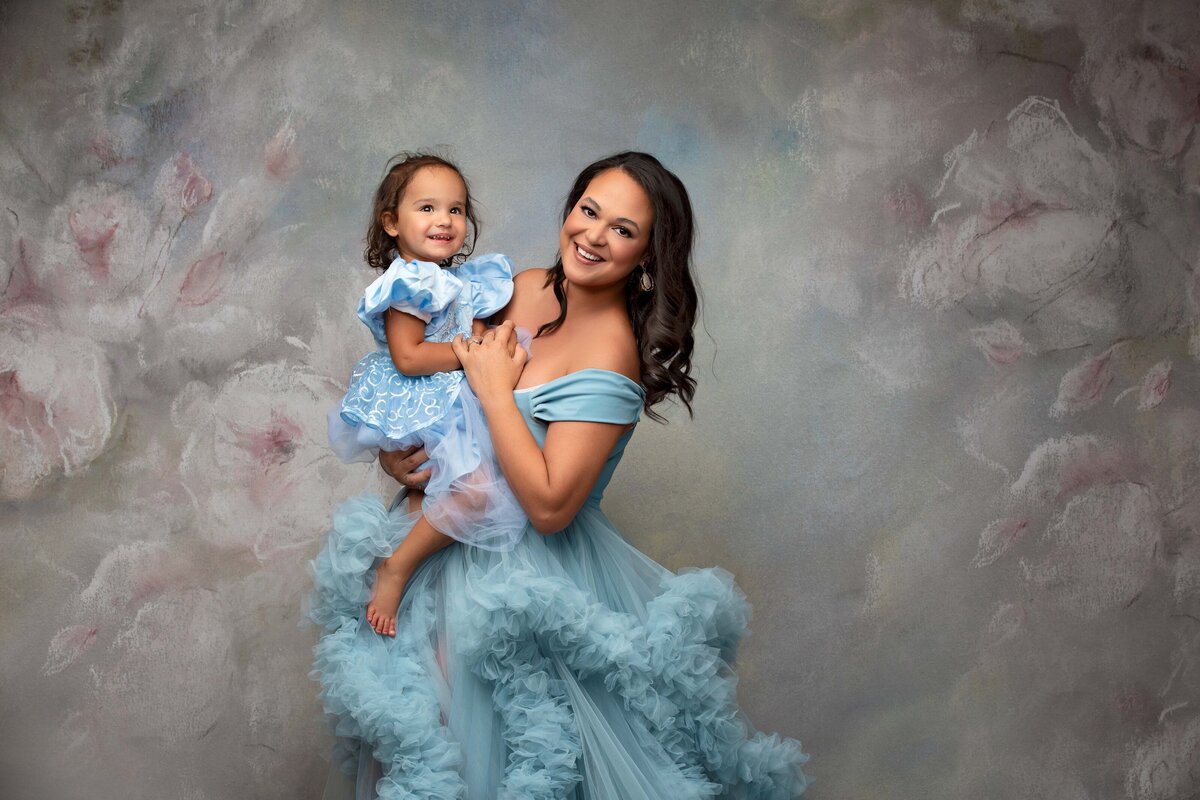 maternity photos with toddler in blue dress Mesa Arizona