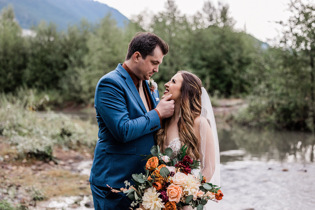 Rainy-Mount-Rainier-National-Park-Intimate-Wedding-58
