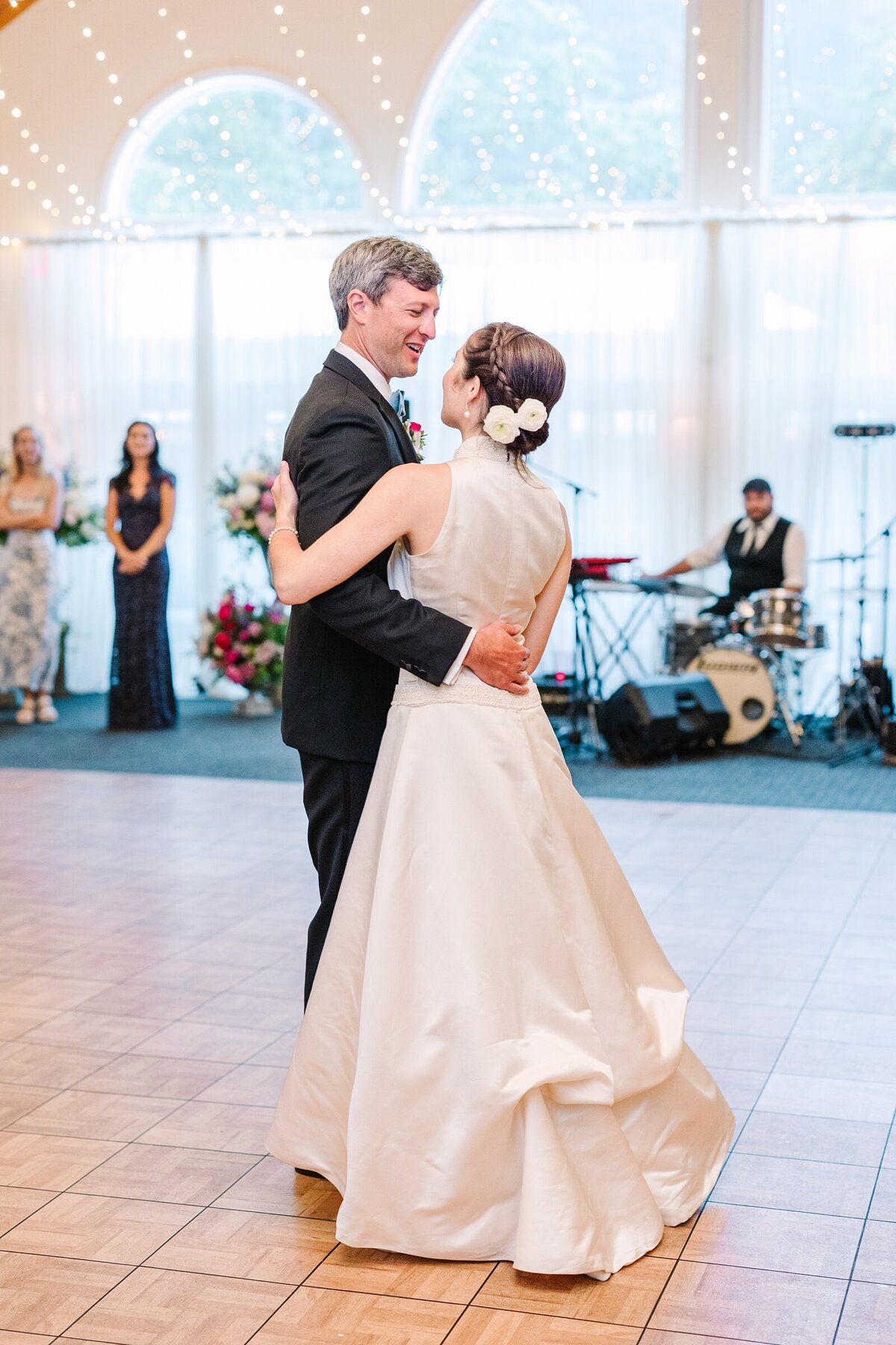 Modern_Black_Tie_Rainy_Summer_Wedding_Spruce_Point_Inn_Maine_Photography_0073