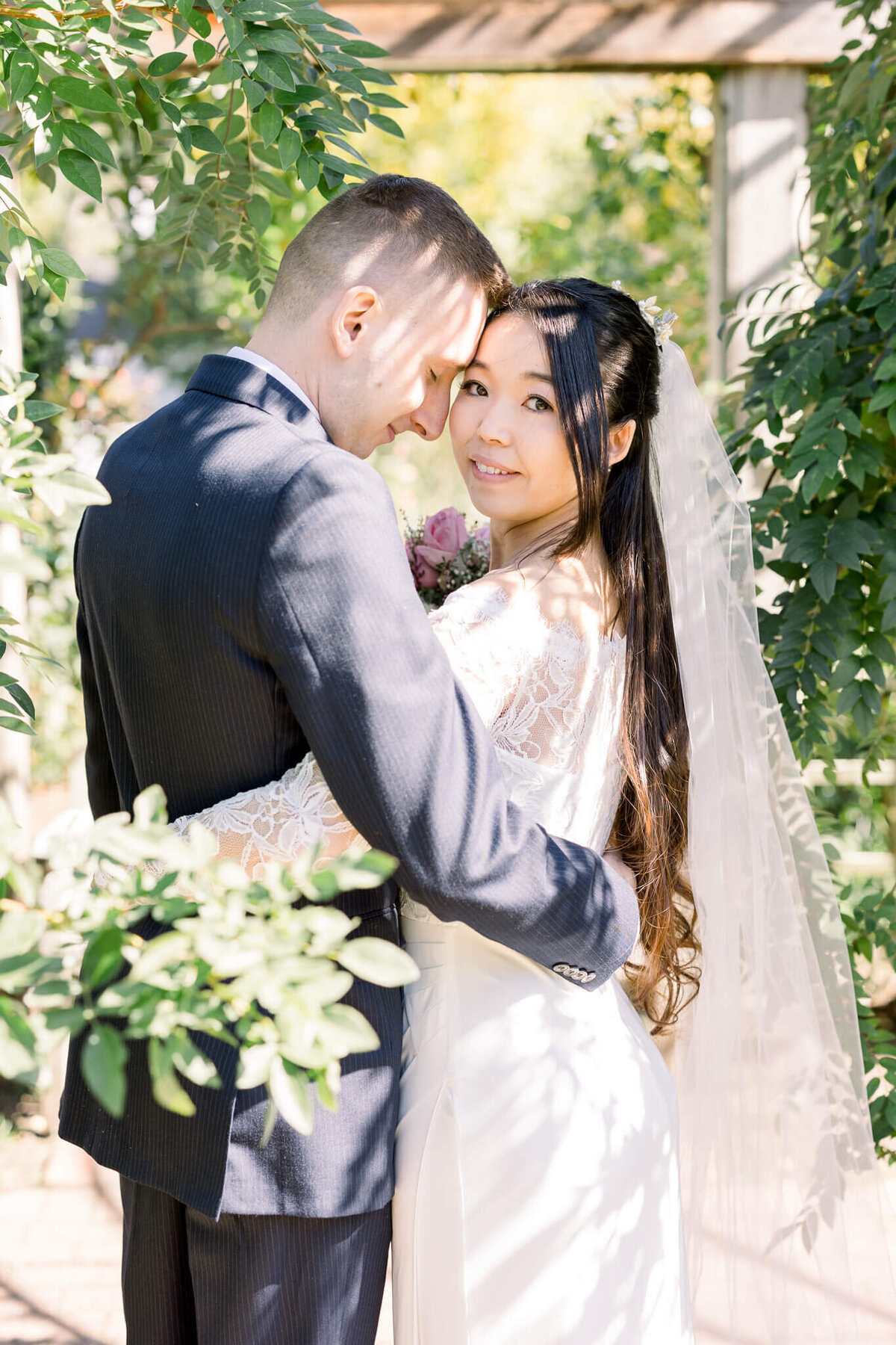 wedding-photography-bon-air-park-rose-garden-couple-light-airy-arlington-virginia-145