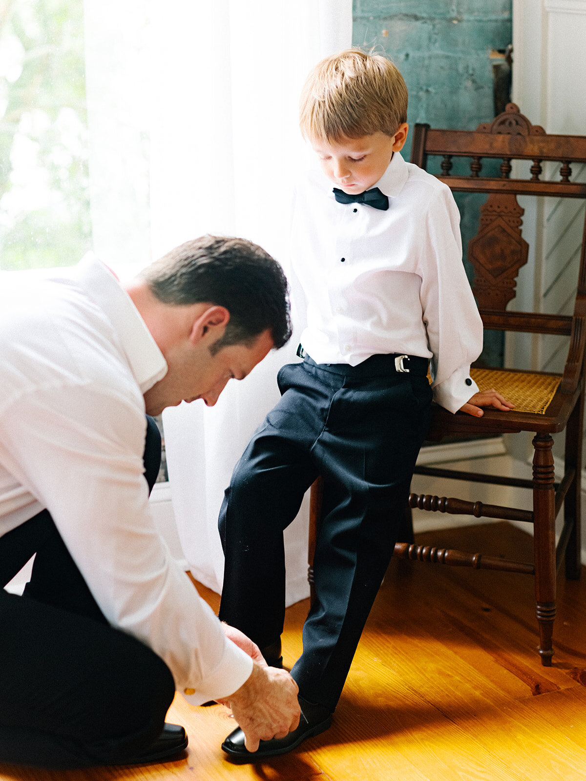 erienne-cam-wedding-guys-getting-ready-20_websize