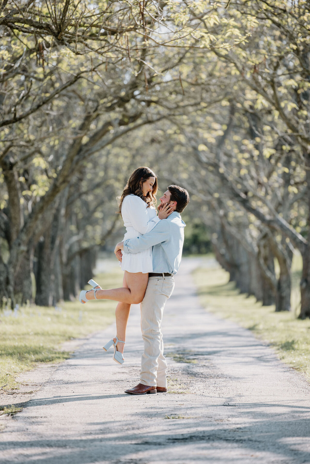engagement pictures of East Texas couple