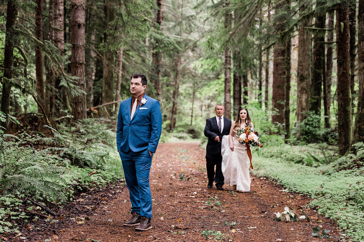 Rainy-Mount-Rainier-National-Park-Intimate-Wedding-42