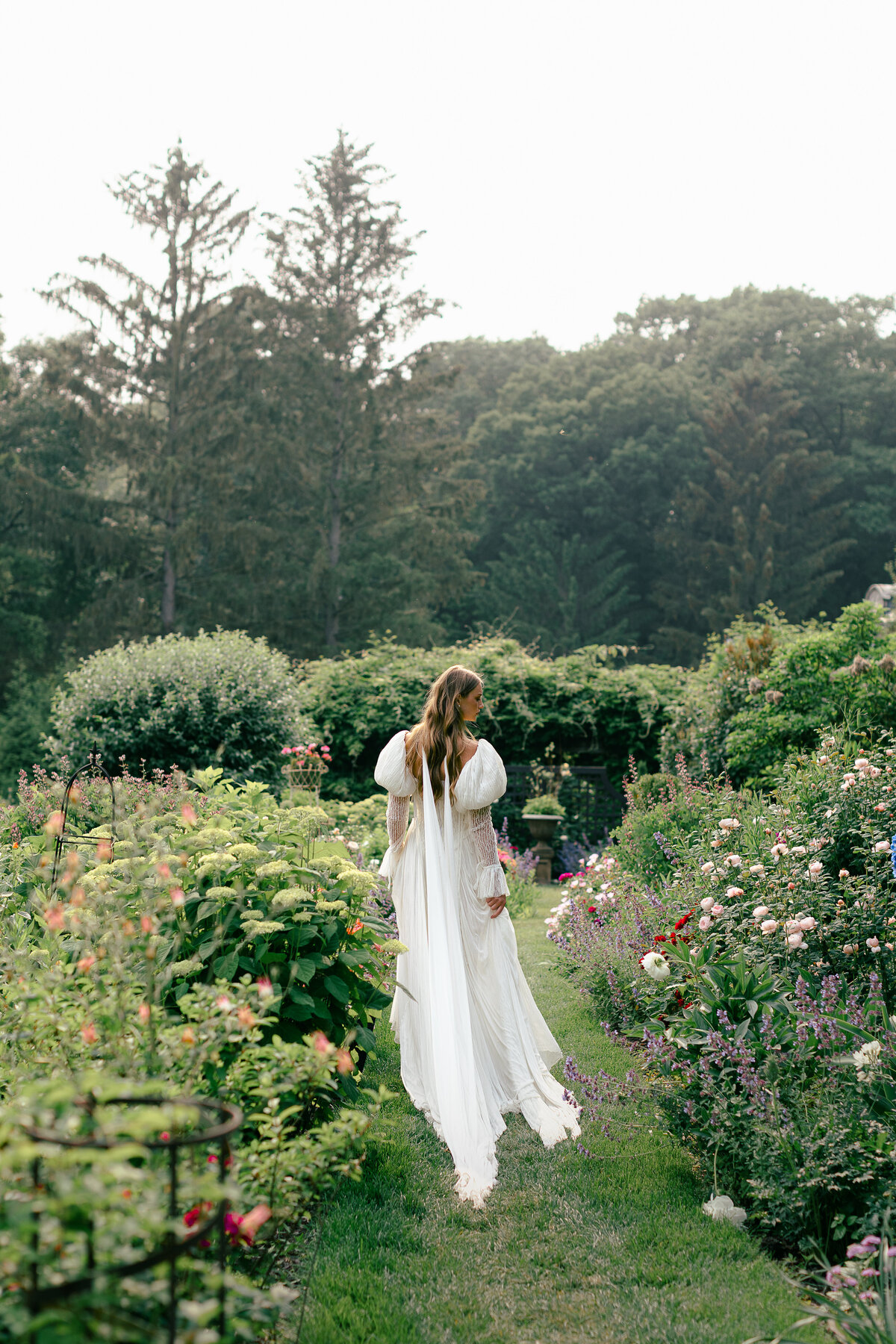 Jordyn_Dryden_Traverse_City_Michigan_Wedding_Photographer-11