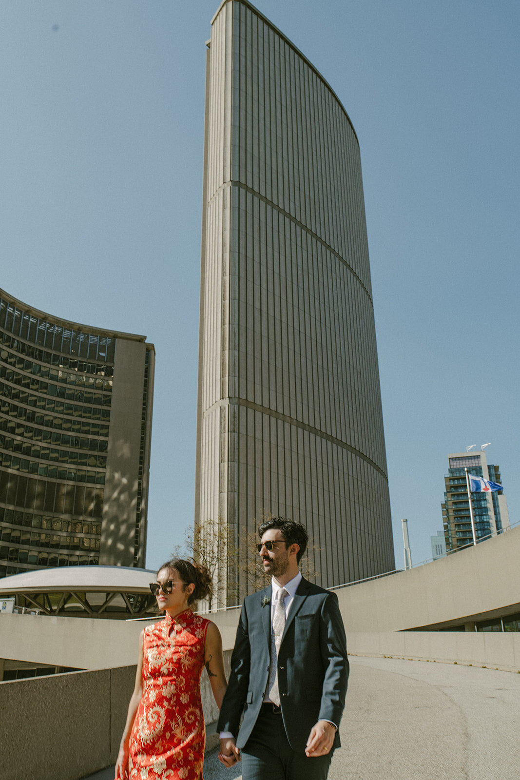 toronto-city-elopement-city-hall-ttc-subway-sugar-beach-fun-romantic-sumer-wedding-2767