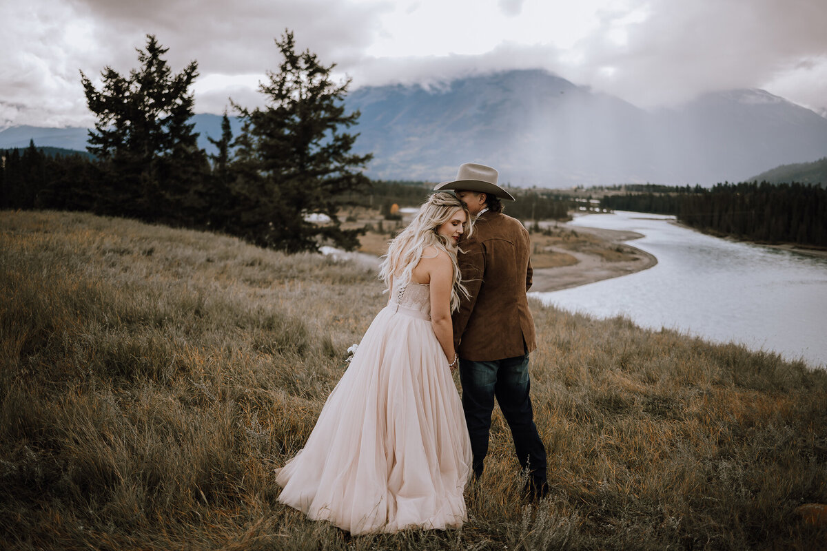 Alberta_elopement_photographer (13)