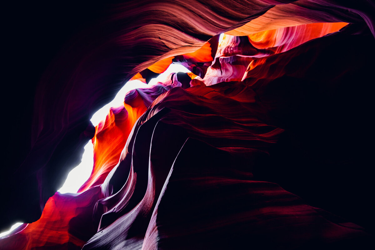 beautiful-colors-at-the-antelope-canyon-arizona-2024-11-03-00-45-50-utc