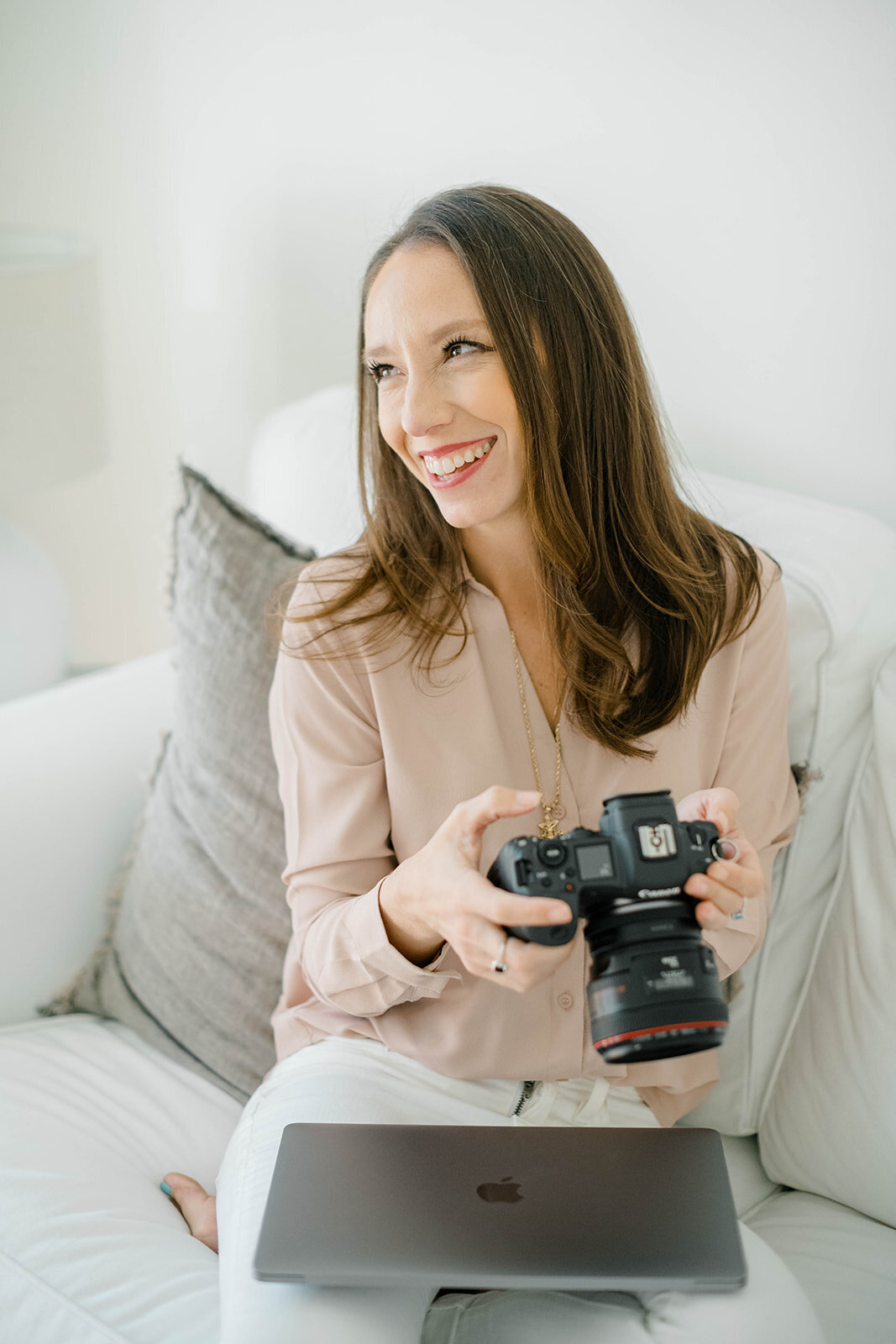 morgan_taylor_artistry_philadelphia_new_jersey_new_york_wedding_engagement_photographer_photography_fine_art_light_airy_romantic_dreamy_couples73