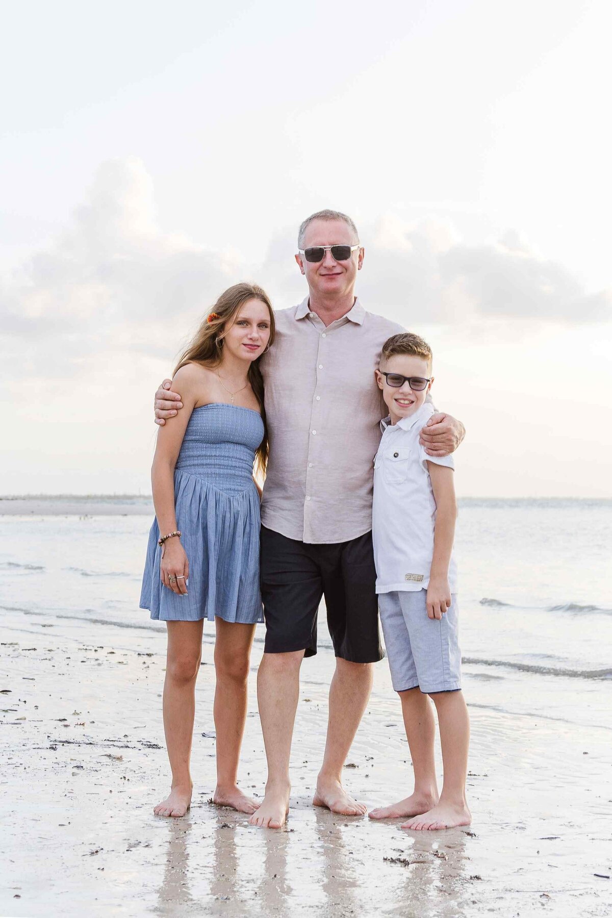 14-dad-two-kids-beach