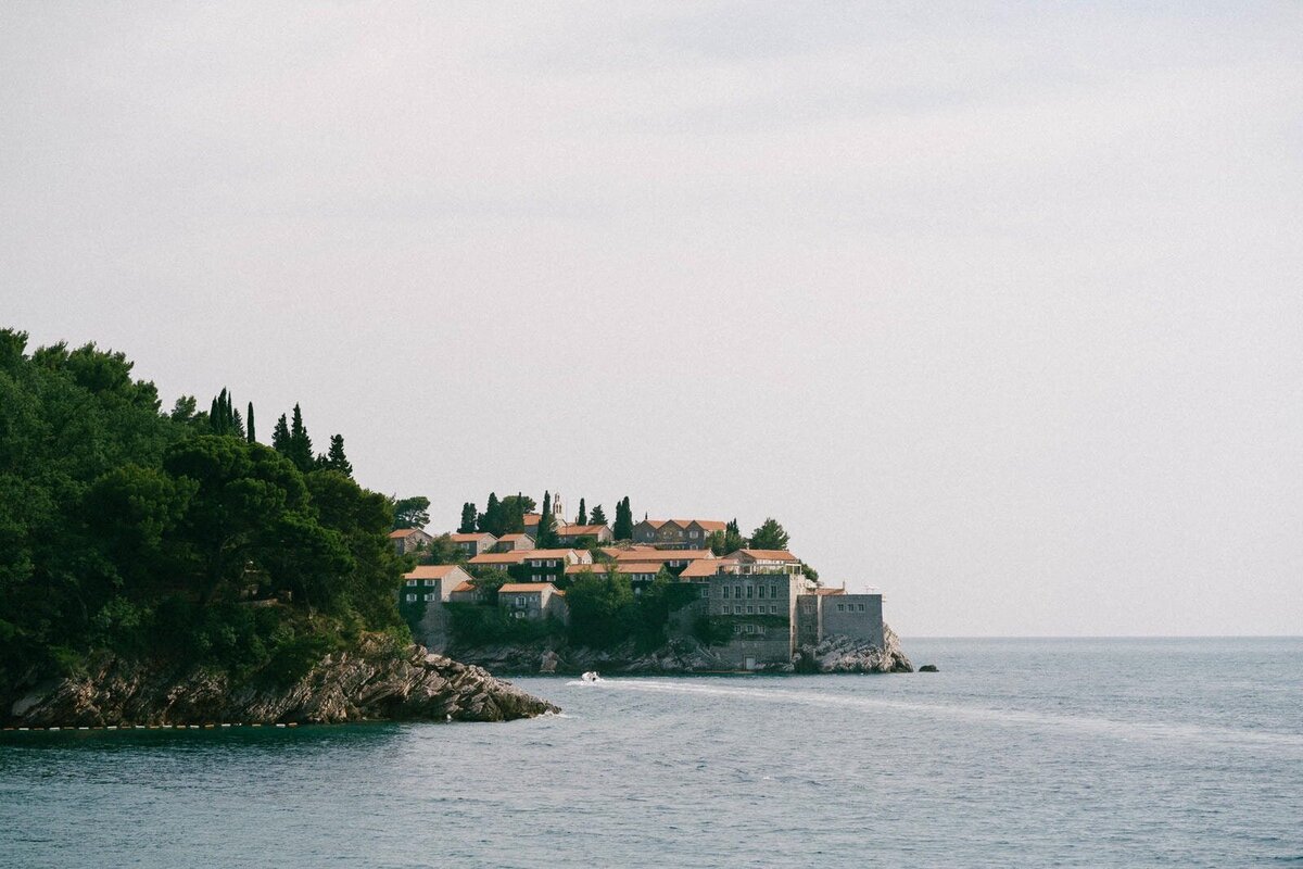W12-Aman-Sveti-Stefan-Wedding-in-Montenegro-Chandler-and-Nadim-2019-06-15-2500px-1147