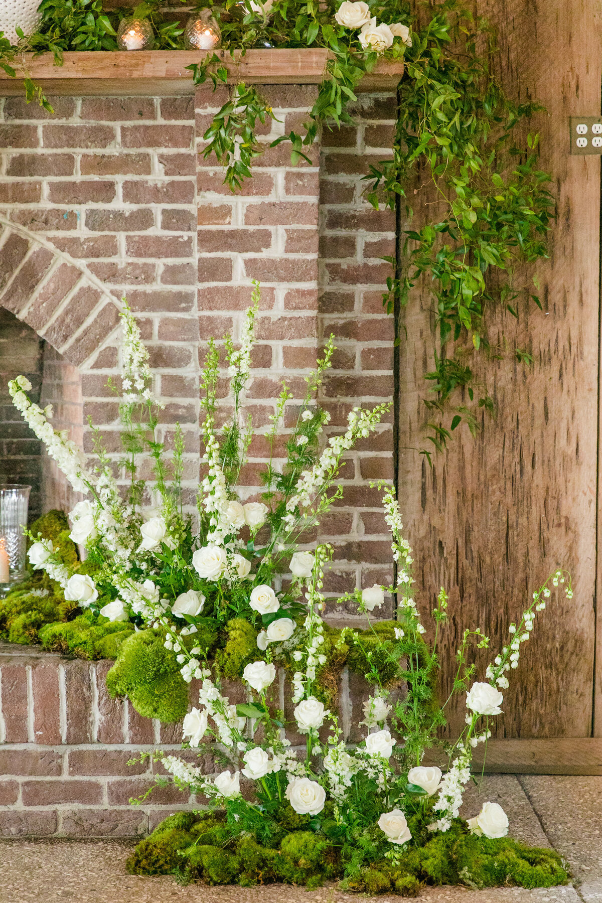 Floral arrangement at a Boone Hall Plantation elegant spring soiree wedding  |  Charleston wedding photographer Dana Cubbage Weddings