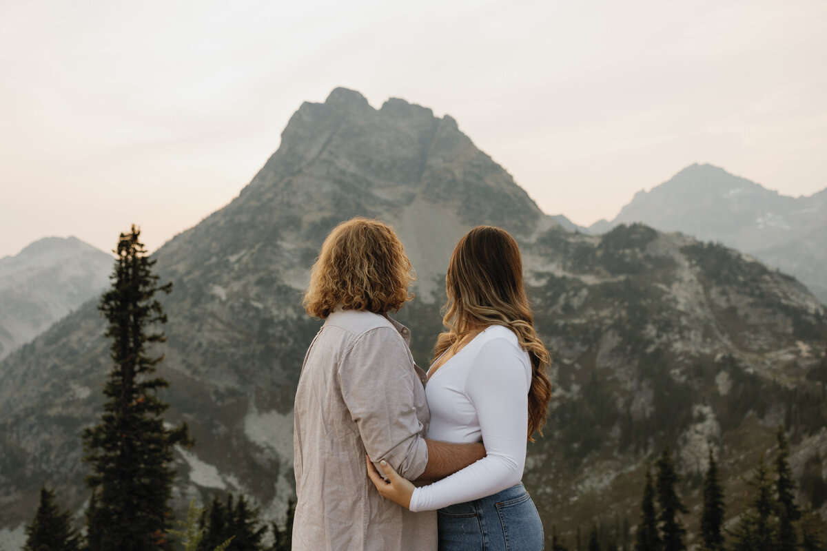 Engagement-Session-PNW-North-Cascades-Washington-Couples-Photographer-Tessa-Marie-Collective