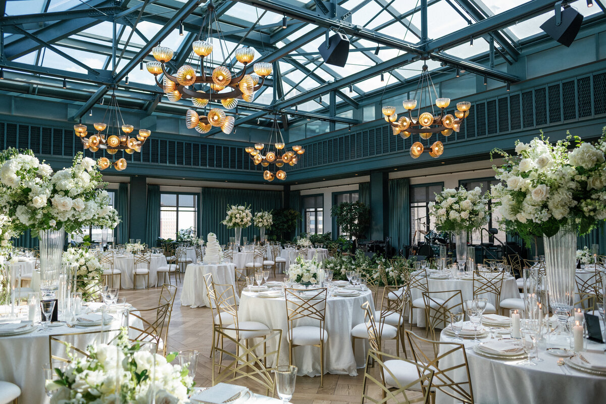 book-tower-detroit-luxury-wedding-photo-119