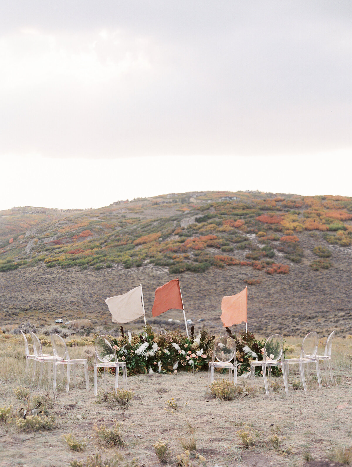 utah-ceremony-with-flags