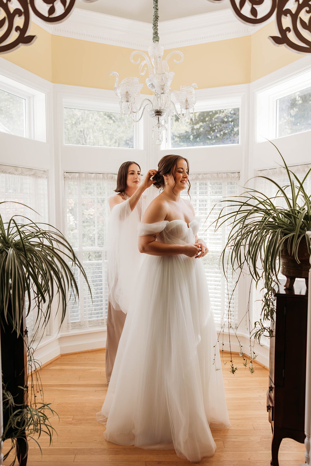 Red Pine Point Indian River Michigan Intimate Wedding Getting Ready K. E. Rogers Photography-20