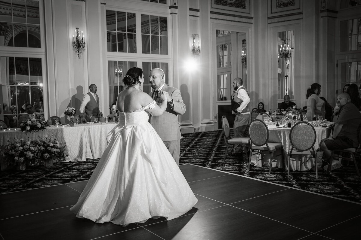 grandrapidsweddingphotographerlord-mills-461_bw_essential
