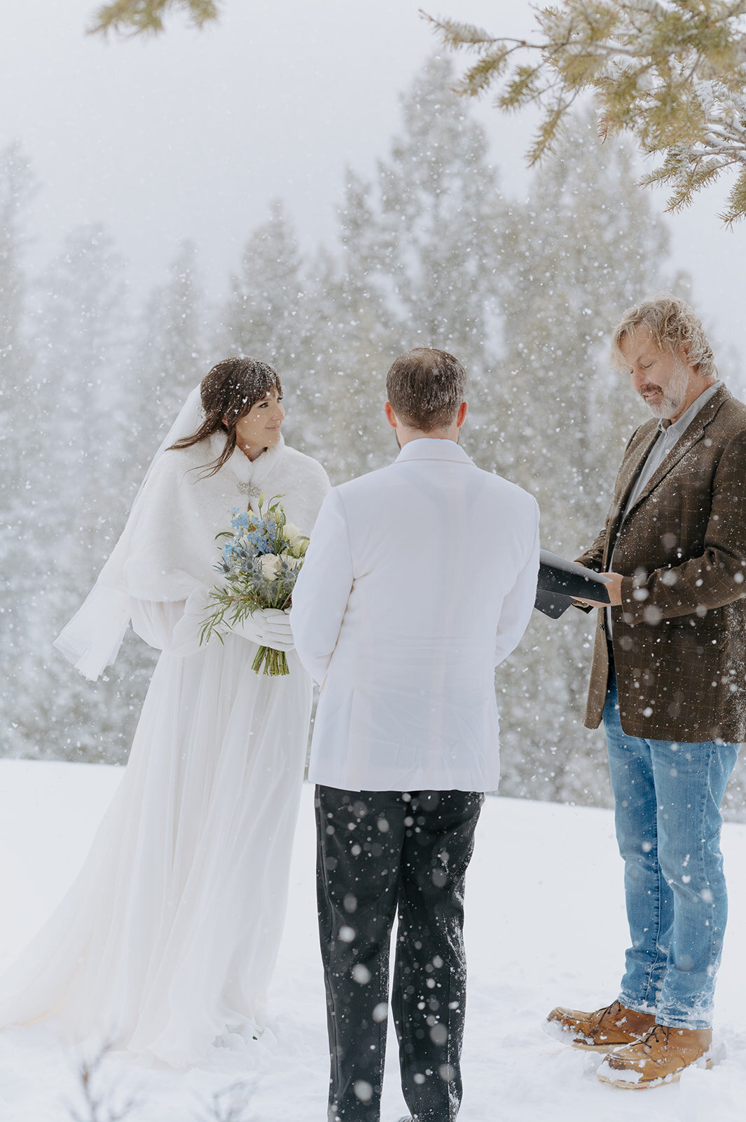 Winter-Elopement-B-T-126