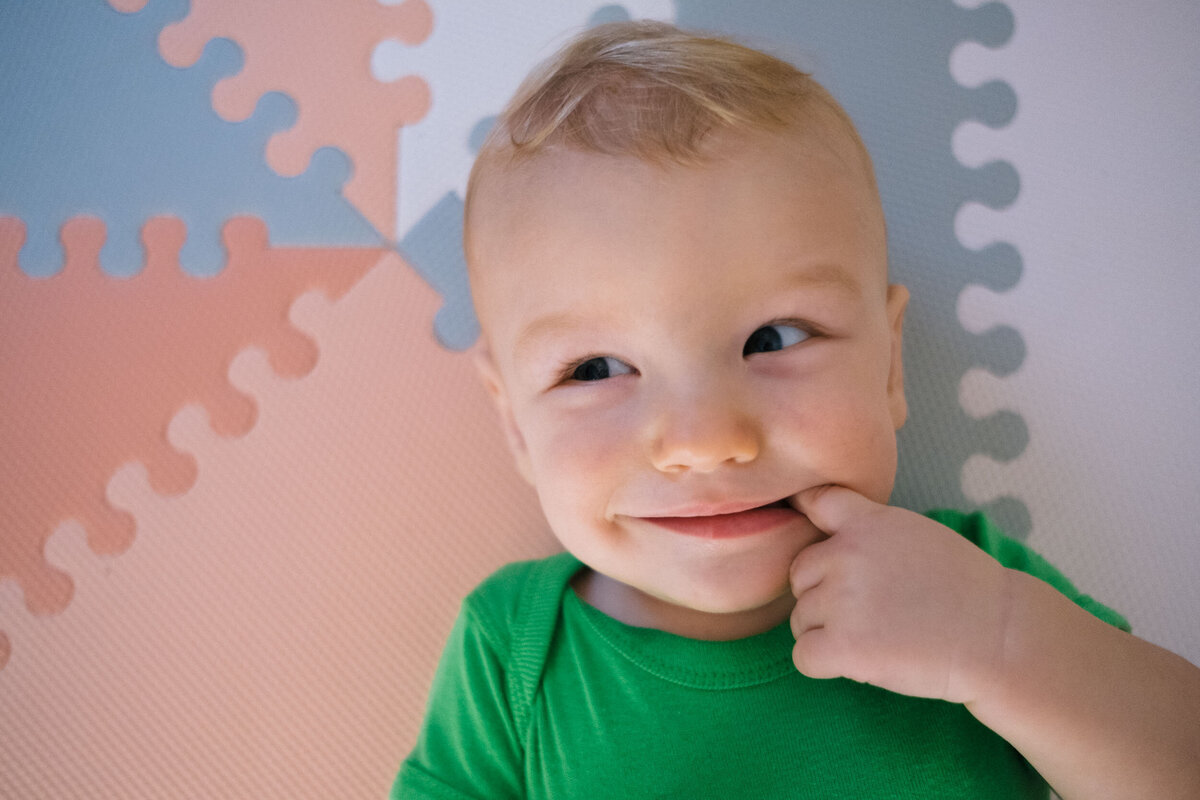 candid-natural-boston-newborn-family-photographer-zev-fisher-019
